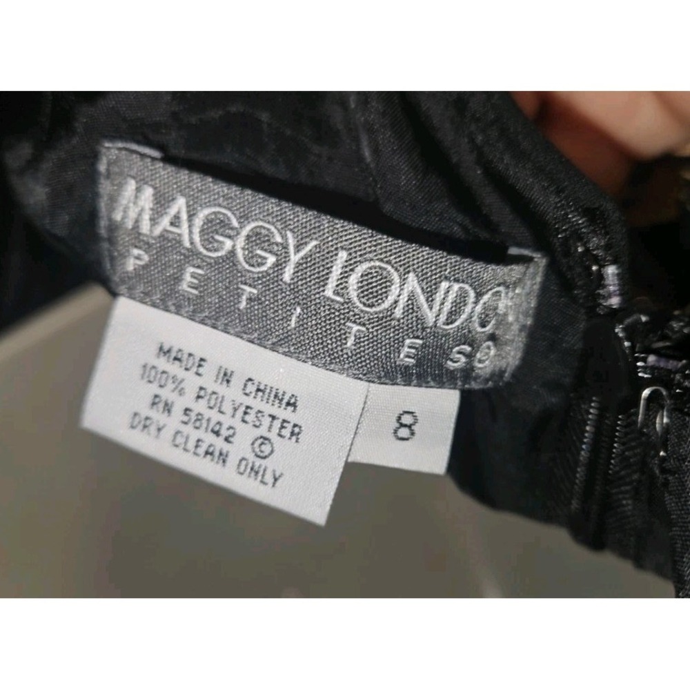 MAGGY LONDON PETITES Black Embroidered‎ Floral Sleeveless Sheath Dress Womens 8P - Picture 3 of 5